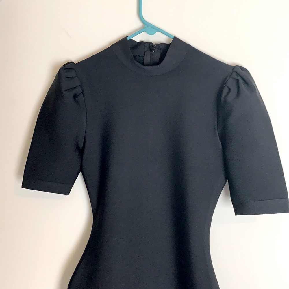 Black bodycon ruffle hem dress - Picture 2 of 9